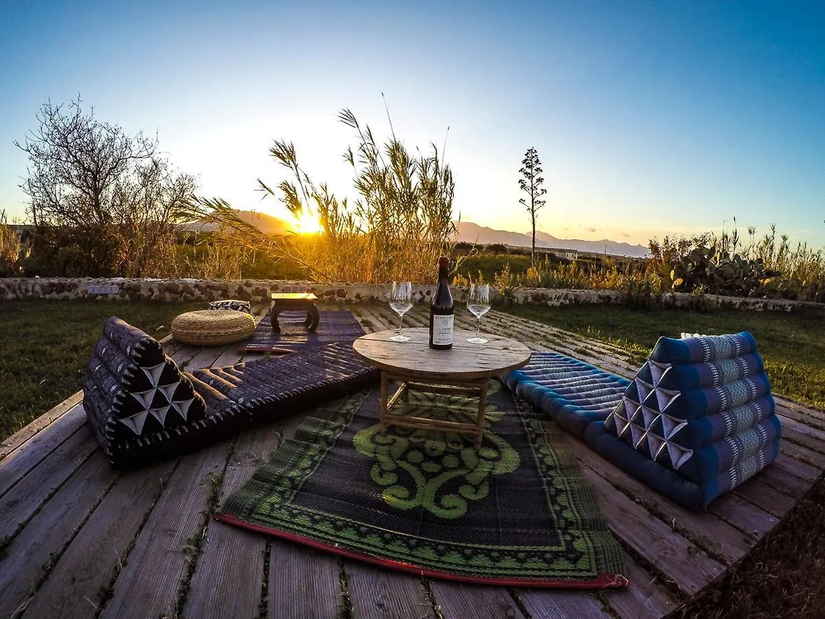 Bed & Breakfast Nomade - Slow Living Lodge Balestrate Italië