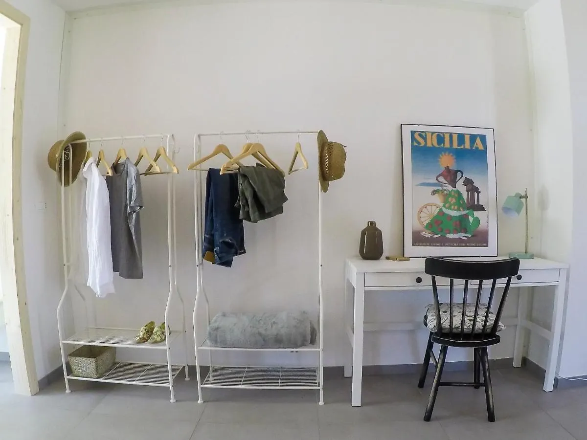 Nomade - Slow Living Lodge Balestrate Bed & Breakfast